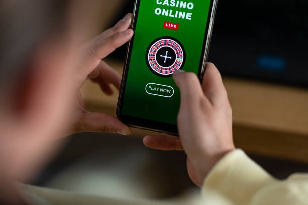 Mobile gaming interface display